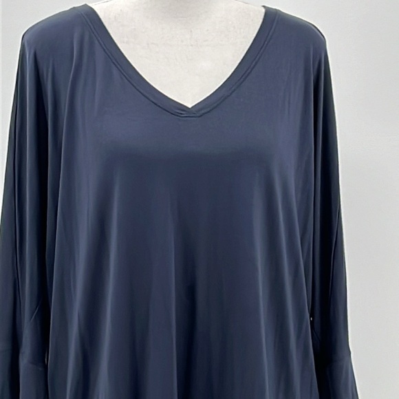 Cabi Tempt V Neck Dolman Sleeve Tee in Navy - Size Large - Picture 3 of 8